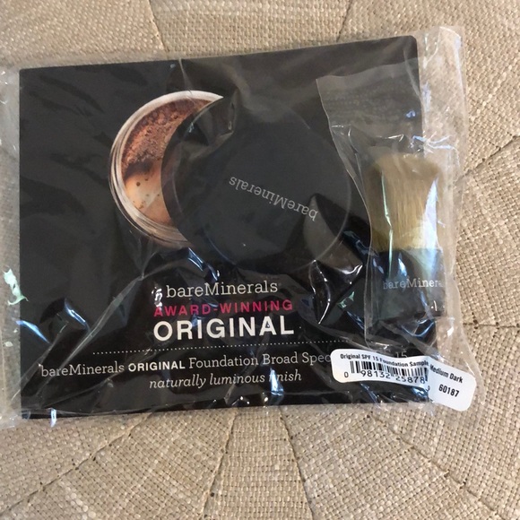 $4 w/bundle: Bareminerals Medium Dark Foundation